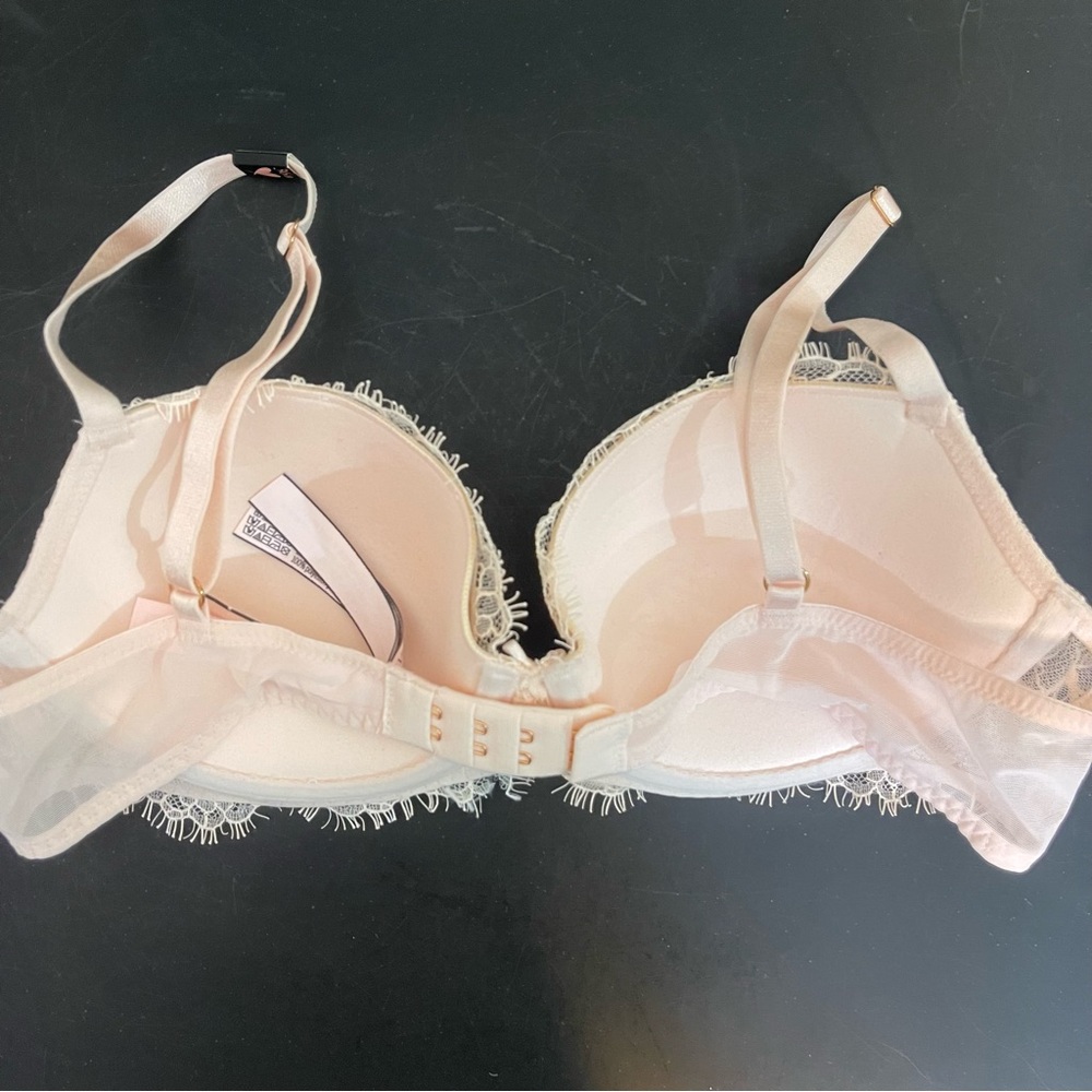 Victoria’s Secret dream angles lightly lined lace underwire bra 36B - Picture 7 of 10